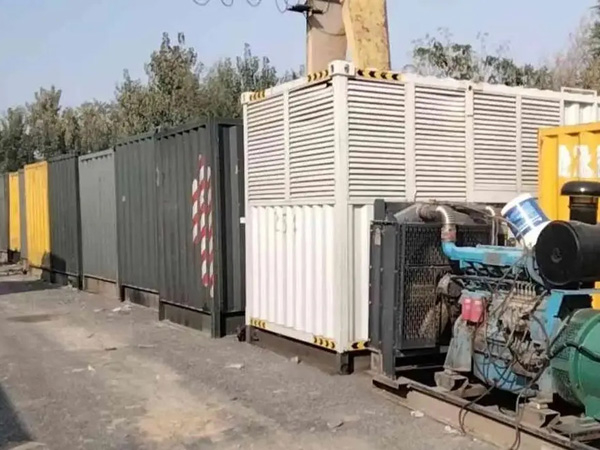 惠州200KW柴油发电机机组每小时油耗是多少？